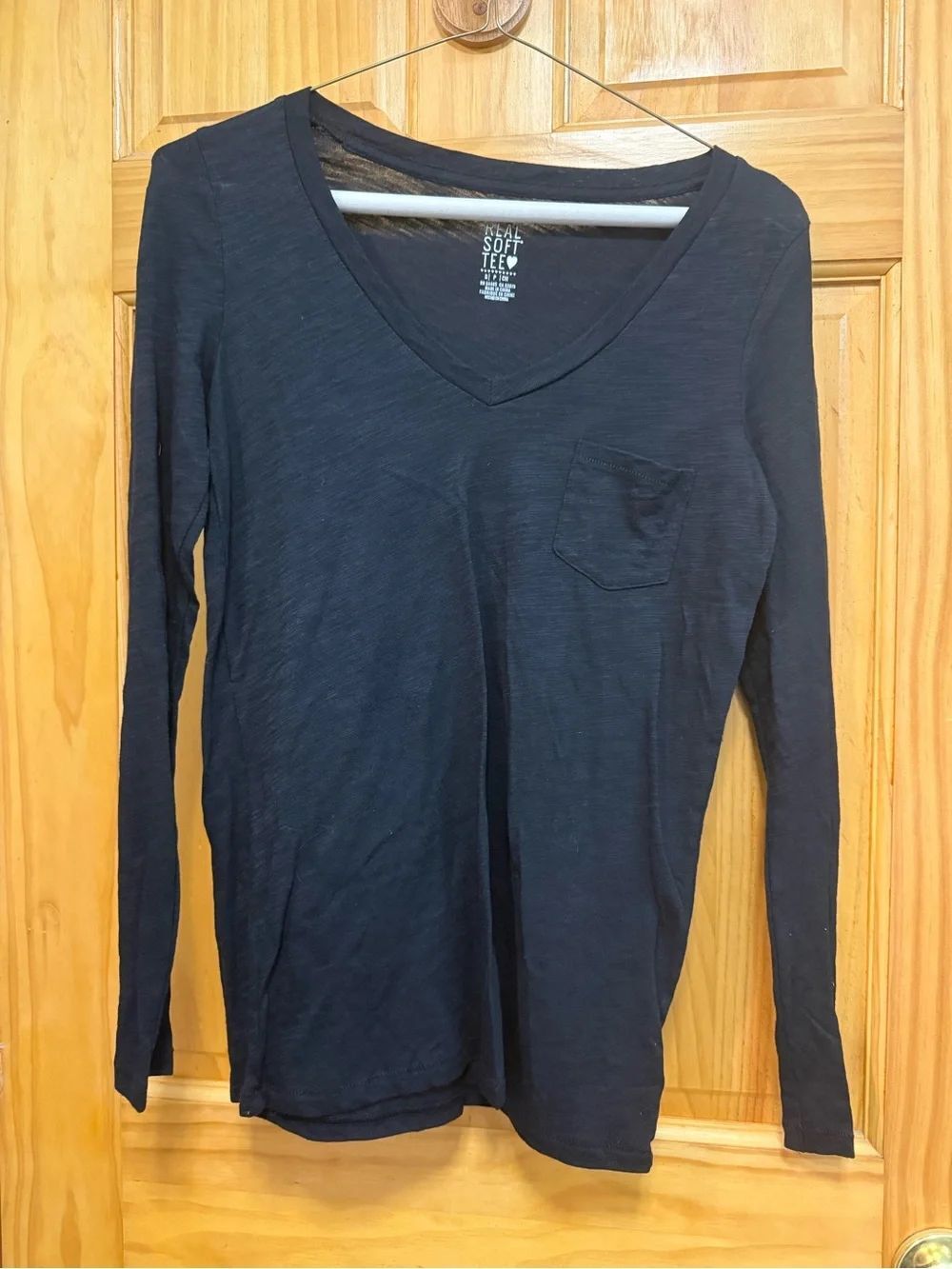 Aerie Soft Tee Women's Long-Sleeve V-Neck Pocket Top - Black size S
